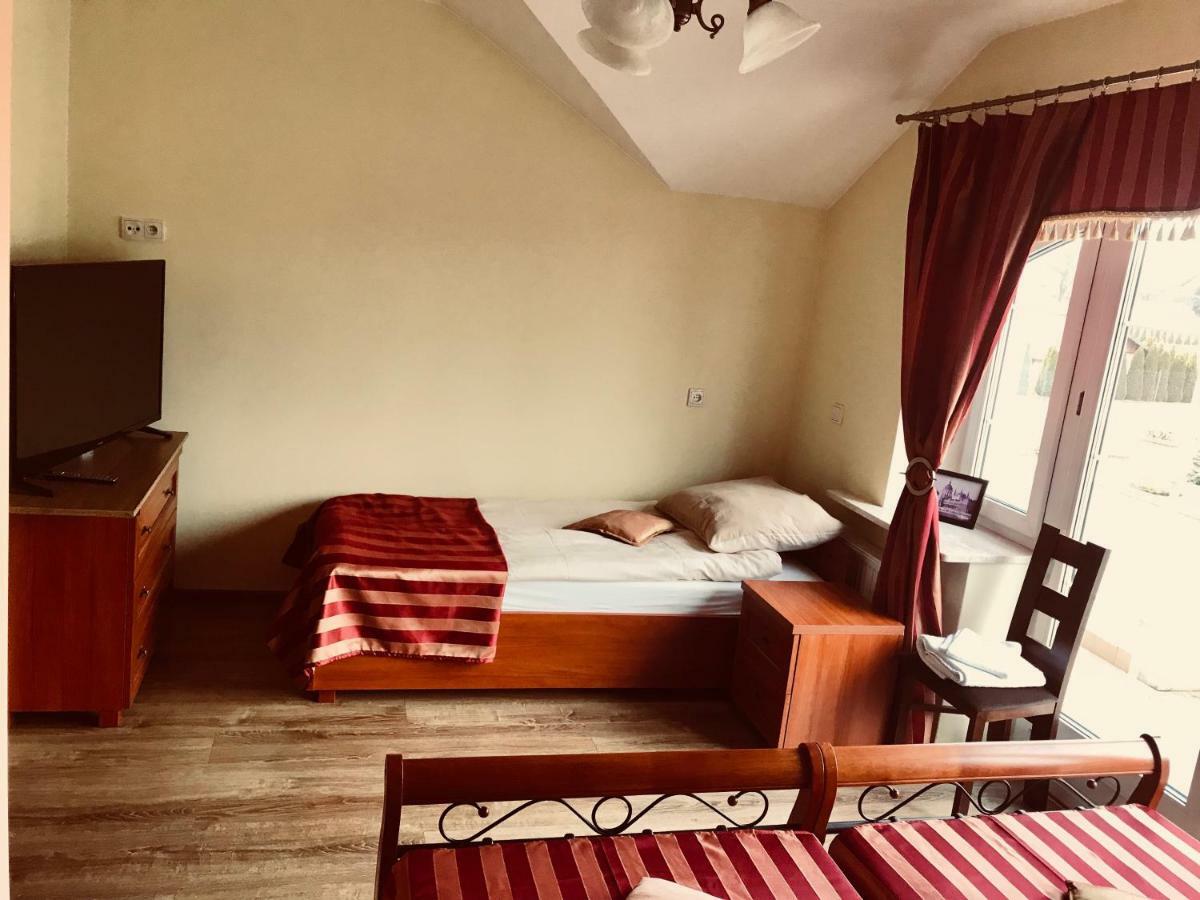Appartamento Pensjonat Nad Struga Stryków Esterno foto